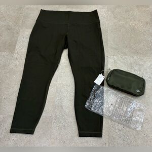 Women’s LULULEMON Leggings & Belt Bag, sz 16…..1 NWT